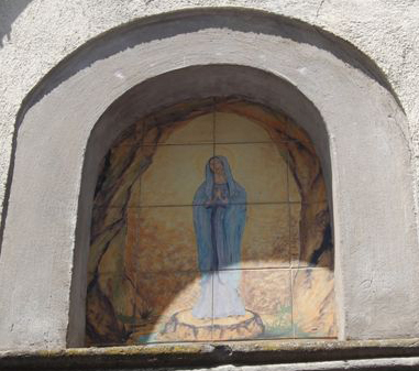 Edicola Madonna di Lourdes - incrocio via Luigi Bruno con via Fontana